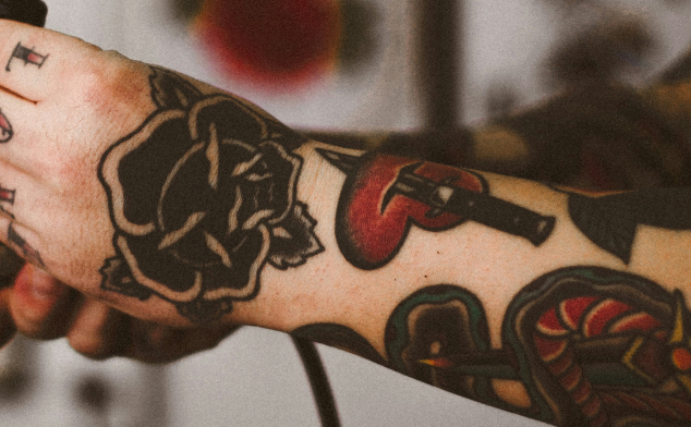 eliminar tatuaje grande a color