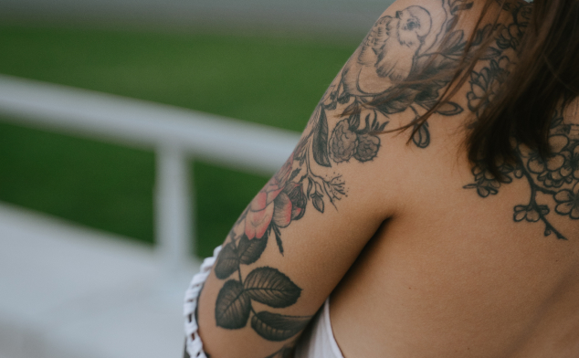 se puede tapar una cicatriz con un tatuaje